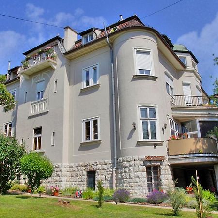 Kalmar Panzio Bed & Breakfast Будапеща Стая снимка